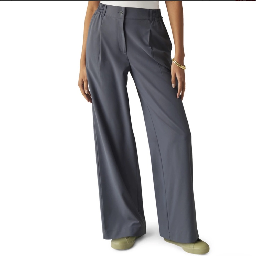 NWOT Beyond Yoga Status Wide Leg Pant in Night Shadow
